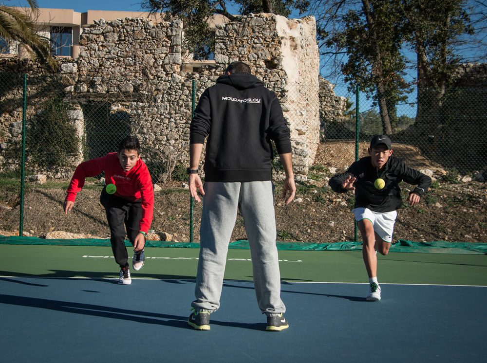 Tennis Elbow: Which tennis academy is the right one for you?