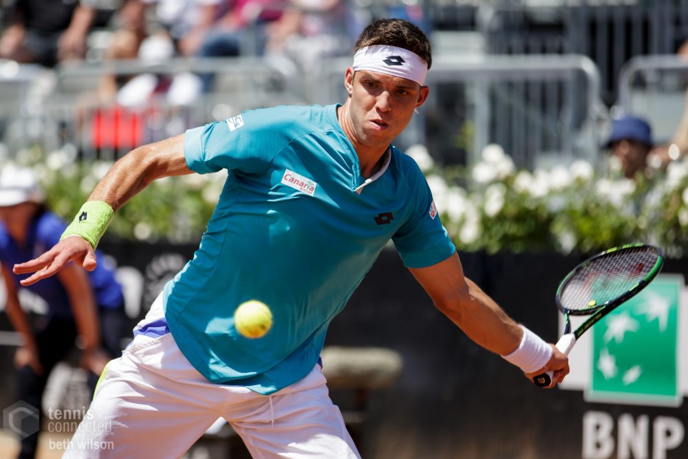 Tsitsipas Advances in Estoril; Kohlschreiber Wins in Munich; Vesely Moves on in Istanbul