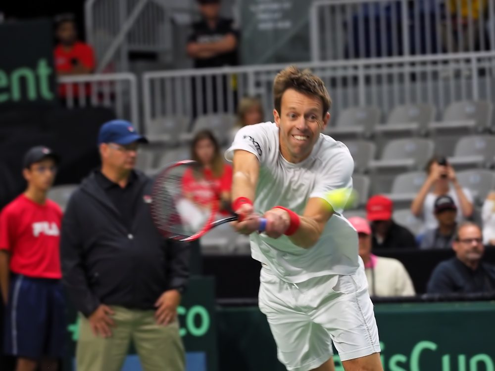The Netherlands wins doubles to cut Canada’s lead to 2-1; Nestor hangs up his racquet after 29 years on Tour