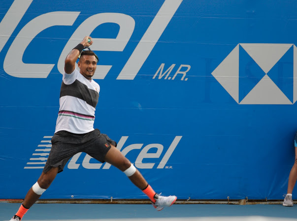 Federer Reaches Dubai Quarterfinals; Kyrgios Upsets Nadal in Acapulco; Auger-Aliassime Wins in Sao Paulo