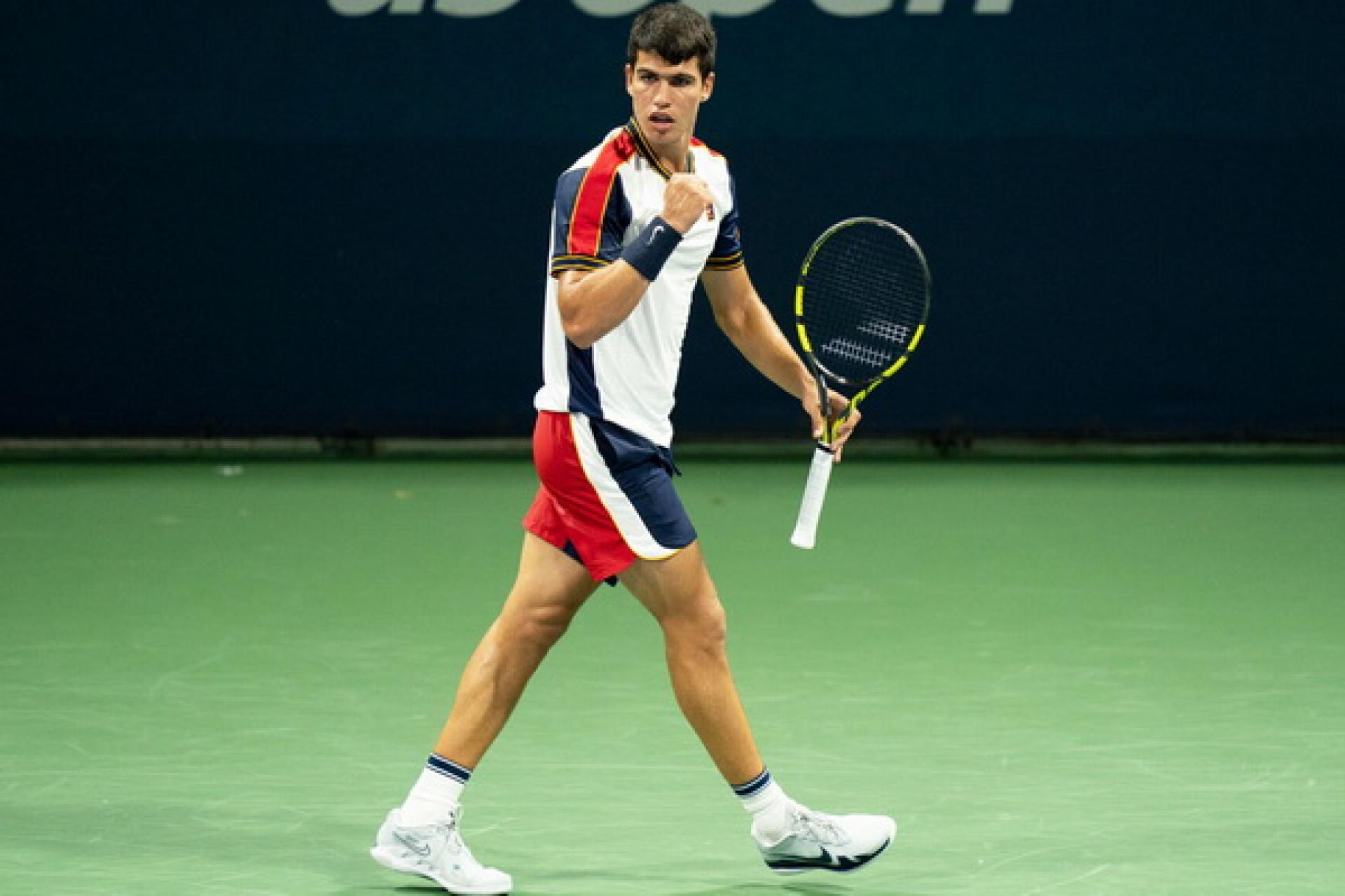 Medvedev, Evans, Gojowczyk Reach US Open Fourth Round; Alcaraz Upsets Tsitsipas