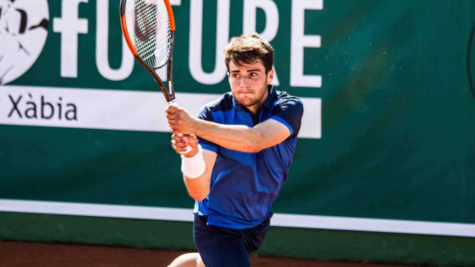 Martinez Captures Maiden ATP Tour Title in Santiago