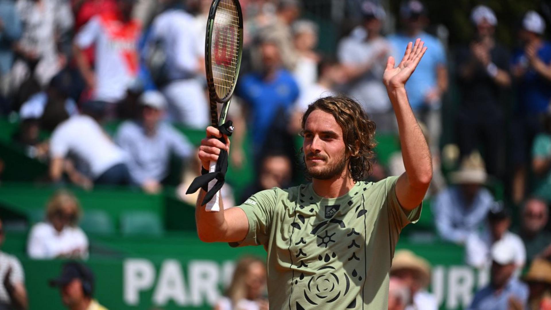 How Tsitsipas Gets The Forehands He Wants On Clay