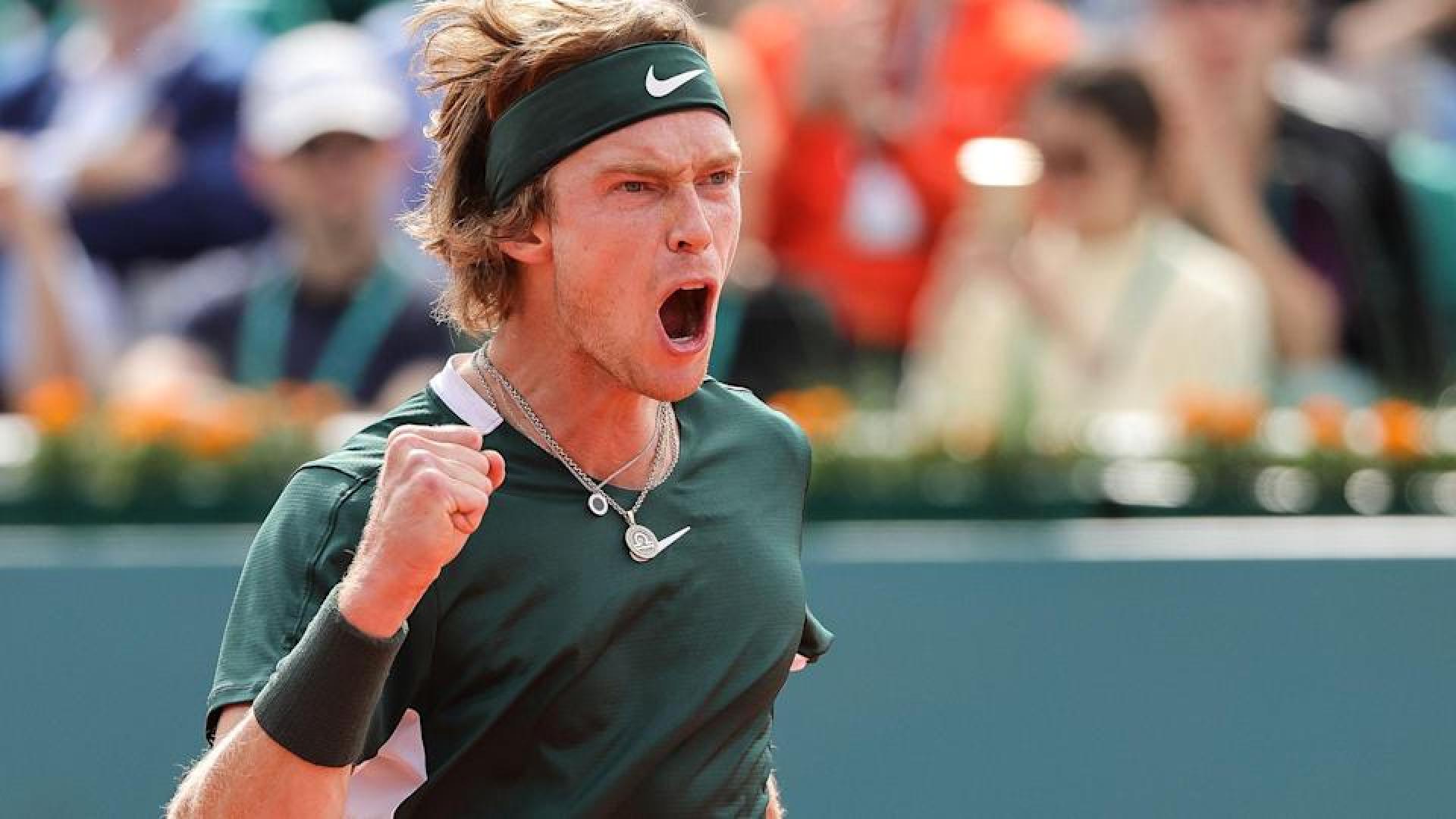 Djokovic, Rublev and Alcaraz Reach Third Round at Madrid Open