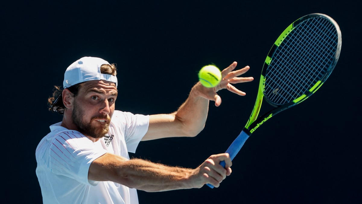 Tsitsipas Reaches Mallorca Open Final; Cressy Advances to Eastbourne Final