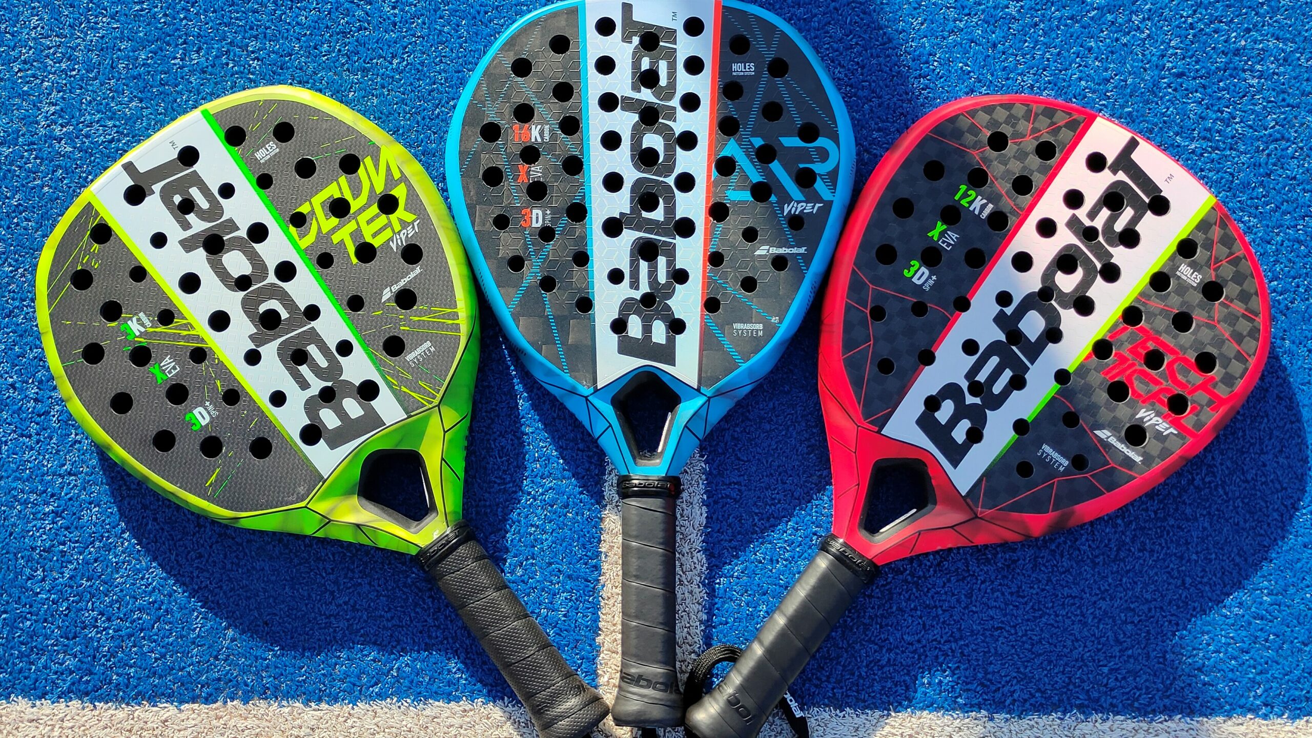 What is the difference between a padel racket and a tennis racket?