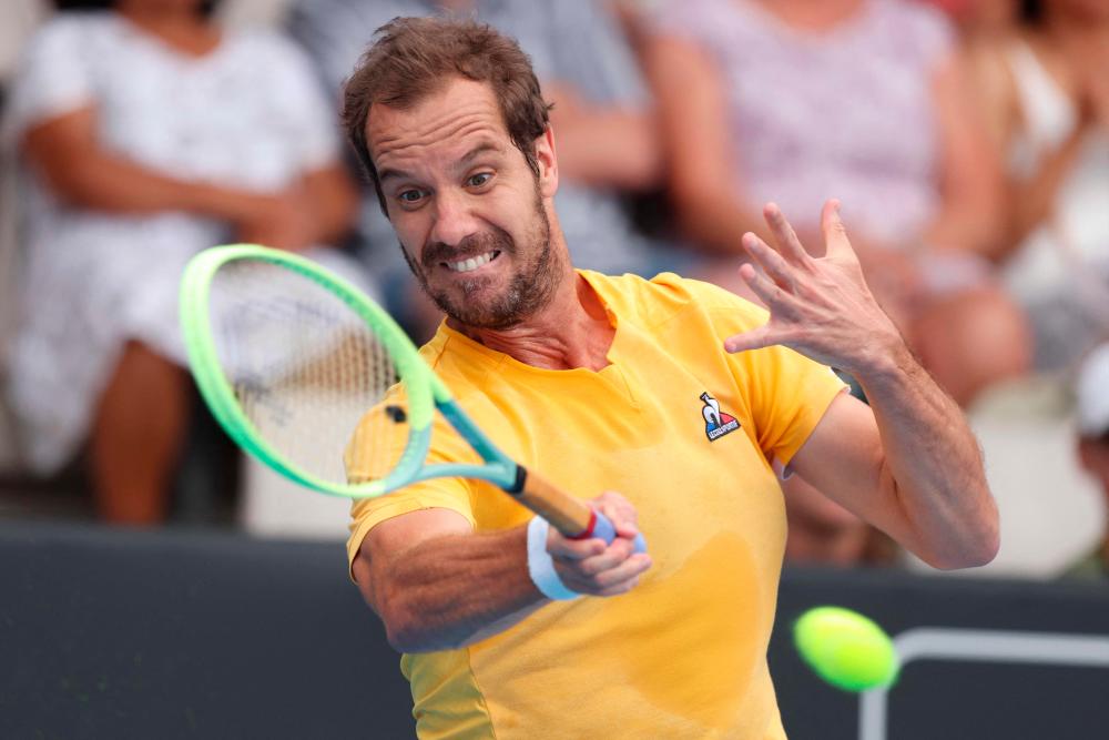 Gasquet Claims Auckland Title; Kwon Wins Adelaide Title