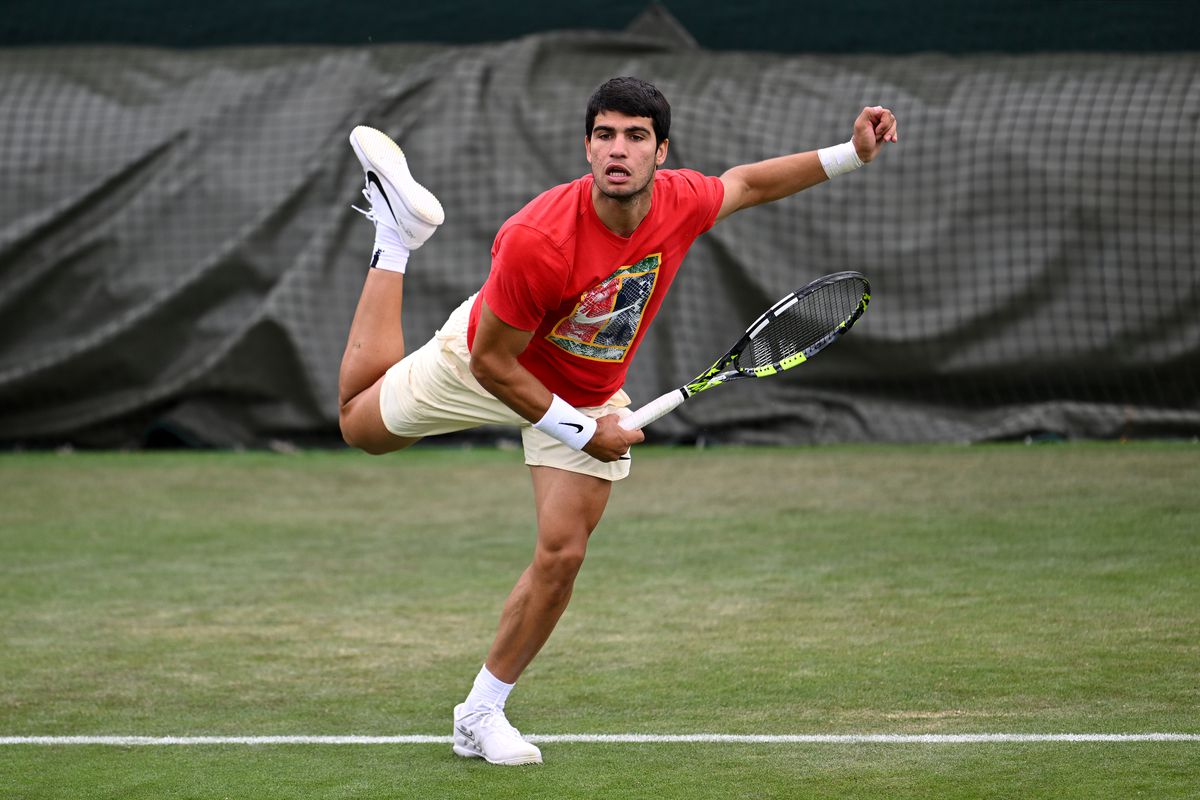 Alcaraz, Rybakina Advance to Second Round of Wimbledon