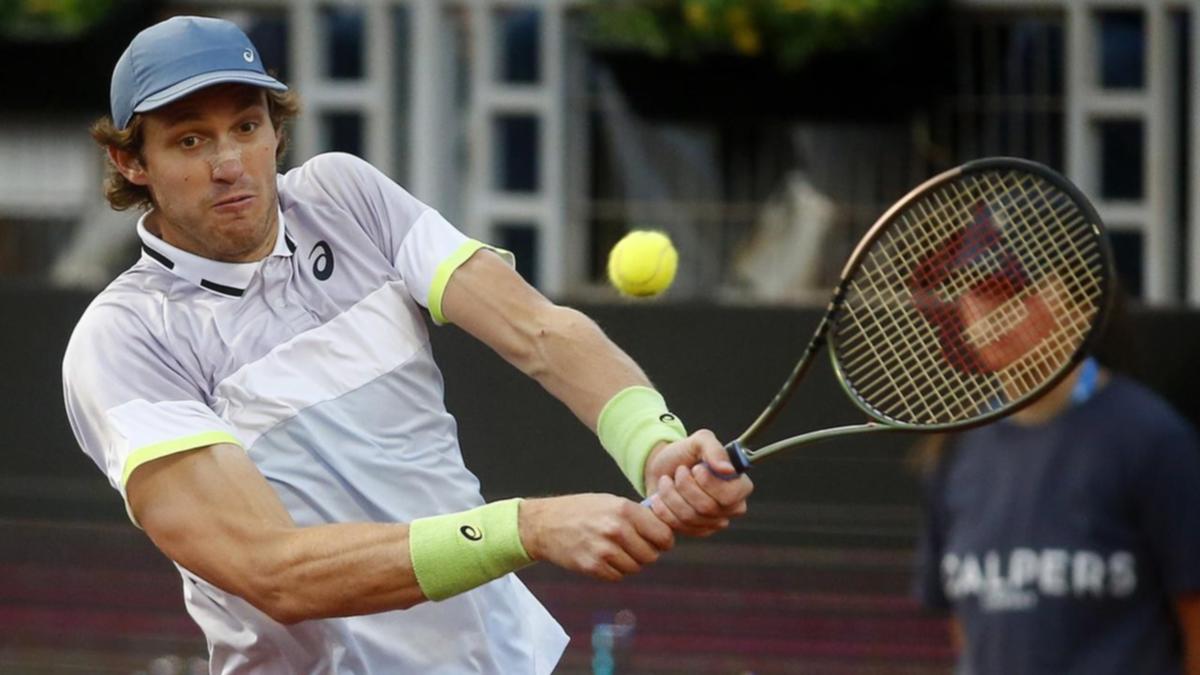 Dimitrov Upsets Alcaraz in Shanghai; Rublev, Jarry, Humbert Advance to Quarterfinals