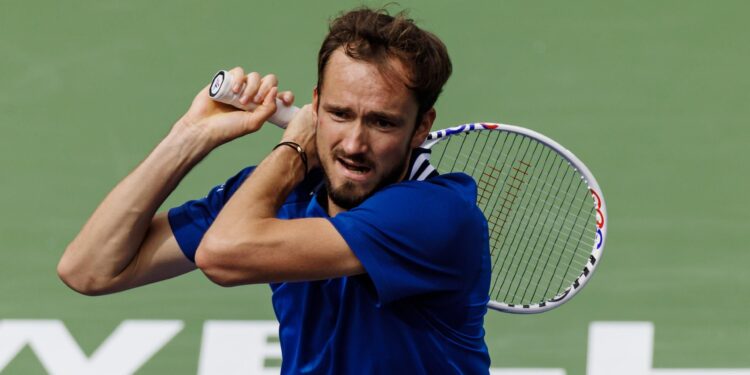 Sinner, Medvedev Reach Miami Open Quarterfinals; Azarenka Advances to Semifinals