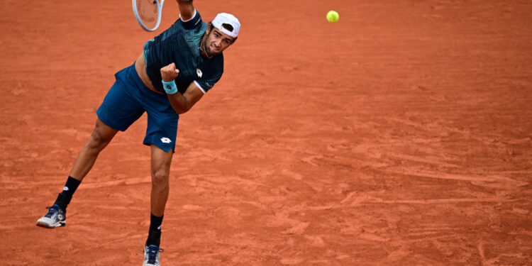 Roland Garros Champions: Iconic Moments and Legendary Matches