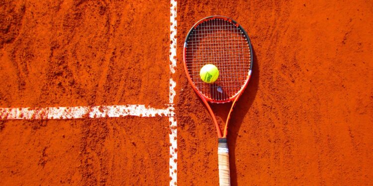 Top 5 Tennis Racket Brands Preferred by College Players in 2024
