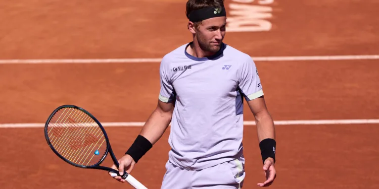 Ruud captures the Barcelona title over Tsitsipas.