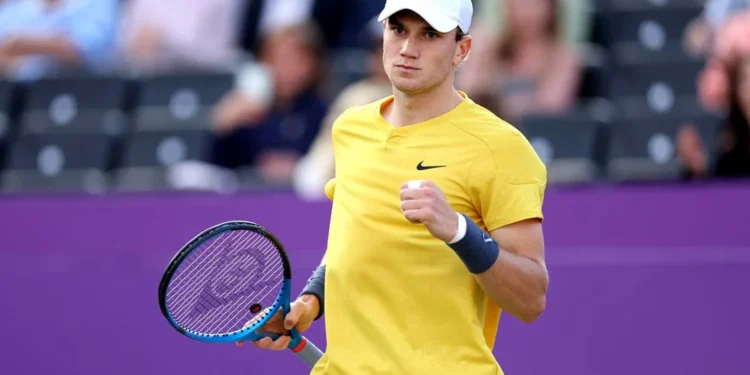 Struff Queen's Club.